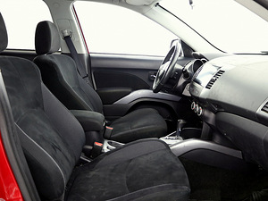 Mitsubishi Outlander Comfort ATM 2.4 125kW (6 foto / 8)