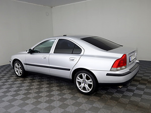Volvo S60 Summum ATM 2.4 147kW (4 foto / 7)