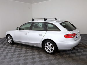 Audi A4 Comfortline 1.8 118kW (4 foto / 7)