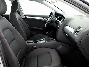 Audi A4 Comfortline 1.8 118kW (6 foto / 7)