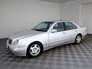 Mercedes-Benz E 320 Avantgarde ATM 3.2 CDI 145kW (2 foto / 8)