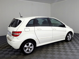 Mercedes-Benz B 170 Luxury Facelift 2.0 85kW (3 foto / 7)