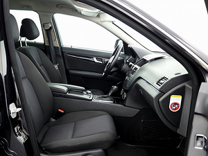 Mercedes-Benz C 220 Elegance ATM 2.1 CDI 125kW (6 foto / 7)