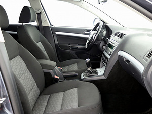 Skoda Octavia Comfortline Facelift 1.6 75kW (6 foto / 7)