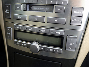 Toyota Avensis Linea Sol 2.0 D-4D 85kW (8 foto / 8)