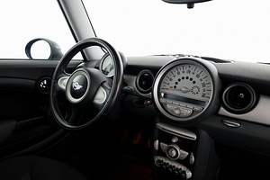 MINI Cooper One Facelift 1.4 70kW (5 foto / 7)