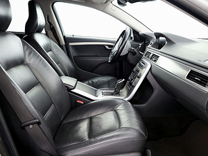Volvo V70 Summum Facelift ATM 2.0 D5 133kW (6 foto / 7)