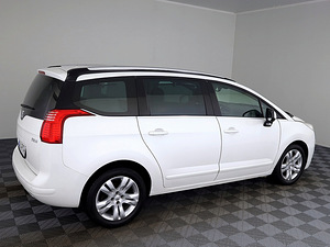 Peugeot 5008 Elegance ATM 1.6 HDi 80kW (3 foto / 9)