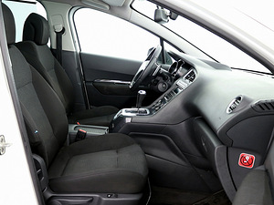 Peugeot 5008 Elegance ATM 1.6 HDi 80kW (6 foto / 9)