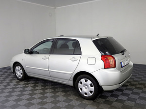 Toyota Corolla Linea Sol Facelift 1.4 71kW (4 foto / 9)