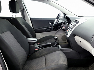 Kia Ceed Elegance 1.6 90kW (6 фото из 7)