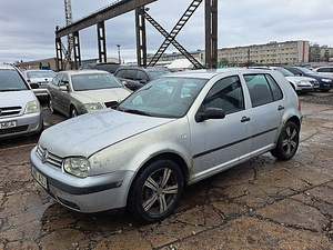 Volkswagen Golf Comfortline ATM 1.6 74kW (2 foto / 7)