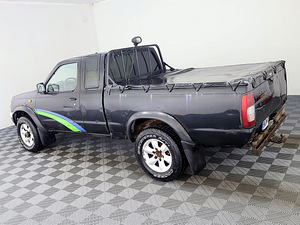 Nissan Pickup 4x4 2.5 dCi 76kW (4 foto / 7)