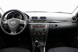Mazda 3 Facelift 1.6 77kW (5 foto / 8)