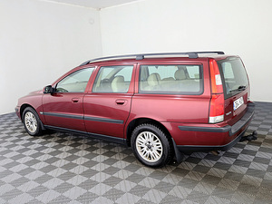 Volvo V70 Summum 2.4 D5 120kW (4 foto / 7)