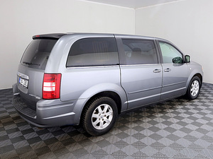 Chrysler Grand Voyager Comfort ATM 2.8 CRD 120kW (3 foto / 9)