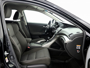 Honda Accord Elegance ATM 2.0 115kW (6 foto / 7)