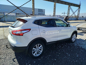 Nissan Qashqai Tekna ATM 1.2 85kW (3 foto / 7)
