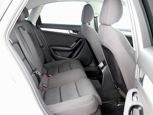 Audi A4 Comfortline Quatrro 1.8 118kW (7 foto / 8)