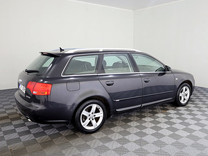 Audi A4 S-line 2.0 TDI 125kW (3 foto / 9)