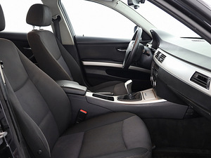BMW 318 Touring Facelift 2.0 D 105kW (6 foto / 7)