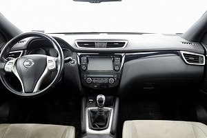 Nissan Qashqai Tekna 1.2 85kW (5 foto / 8)