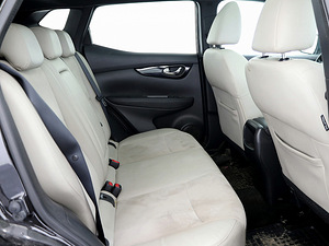 Nissan Qashqai Tekna 1.2 85kW (7 foto / 8)
