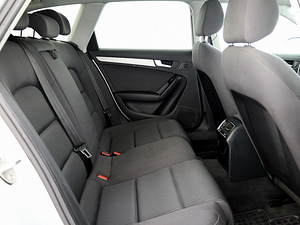 Audi A4 Comfortline Facelift ATM 2.0 TDI 105kW (7 foto / 8)