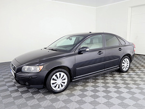 Volvo S40 Summum 2.4 103kW (2 foto / 7)