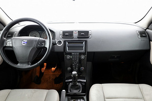 Volvo S40 Summum 2.4 103kW (5 foto / 7)