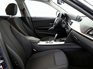 BMW 320 xDrive Touring ATM 2.0 D 135kW (6 foto / 8)