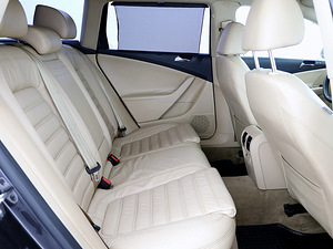 Volkswagen Passat Highline ATM 2.0 TDI 125kW (7 foto / 7)