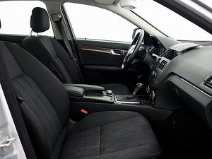 Mercedes-Benz C 220 Elegance ATM 2.1 CDI 125kW (6 foto / 8)