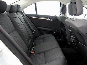 Mercedes-Benz C 220 Elegance ATM 2.1 CDI 125kW (7 foto / 8)