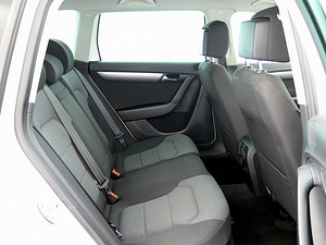 Volkswagen Passat Comfortline Facelift ATM 1.4 118kW (7 foto / 9)