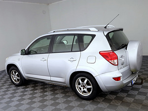 Toyota RAV4 Linea Sol 2.2 D-CAT 130kW (4 foto / 8)