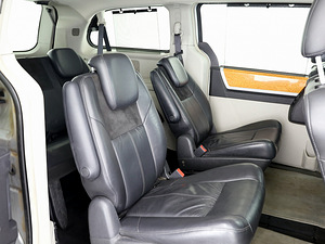 Chrysler Grand Voyager Limited ATM 2.8 CRD 120kW (7 foto / 9)