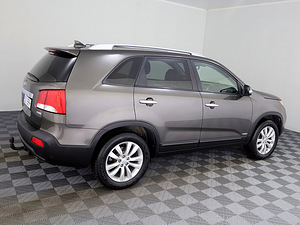 Kia Sorento Luxury 4x4 ATM 2.2 CRDi 145kW (3 foto / 7)