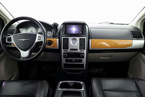 Chrysler Grand Voyager Limited ATM 2.8 CRD 120kW (5 foto / 9)