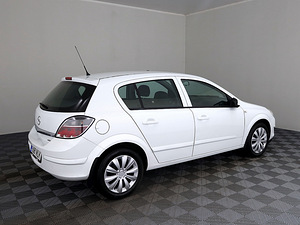 Opel Astra Elegance Facelift ATM 1.6 85kW (3 foto / 8)