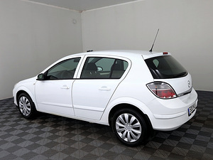 Opel Astra Elegance Facelift ATM 1.6 85kW (4 foto / 8)