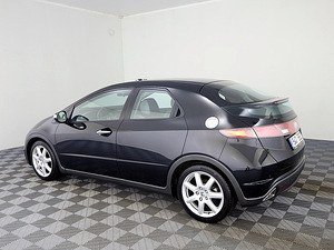 Honda Civic Elegance ATM 1.8 103kW (4 foto / 8)