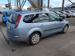 Ford Focus Comfort 1.6 74kW (3 foto / 7)
