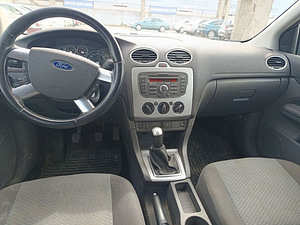 Ford Focus Comfort 1.6 74kW (5 foto / 7)