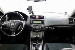 Honda Accord Luxury Facelift ATM 2.0 114kW (5 foto / 7)