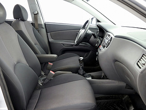 Kia Rio Comfort 1.5 CRDi 81kW (6 foto / 7)