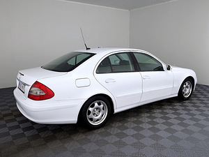 Mercedes-Benz E 200 Elegance Facelift ATM 1.8 120kW (3 foto / 7)