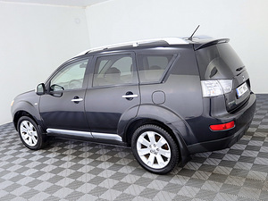 Mitsubishi Outlander Luxury 2.0 DI-D 103kW (4 foto / 9)