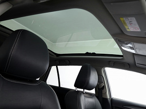 Toyota Avensis Luxury 1.6 D-4D 82kW (8 foto / 9)