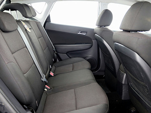 Hyundai i30 Elegance Facelift 1.6 93kW (7 foto / 7)